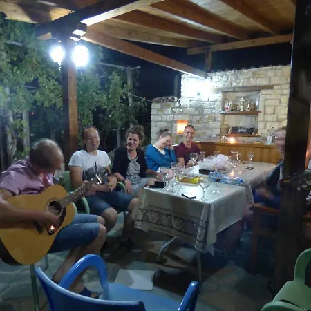 & Lorenc Vendégház 2*