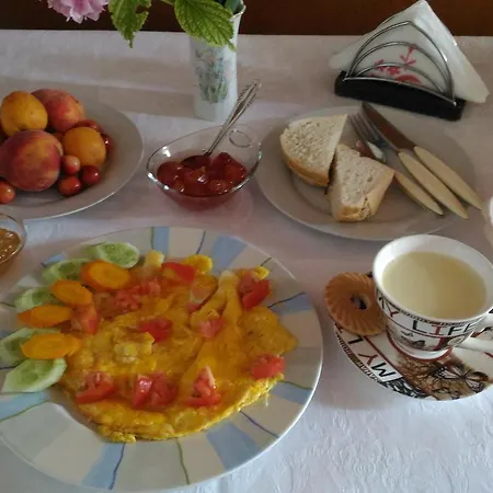 & Lorenc Guest house