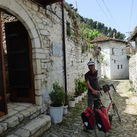 Guest house & Lorenc Berat
