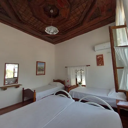 & Lorenc ゲストハウス