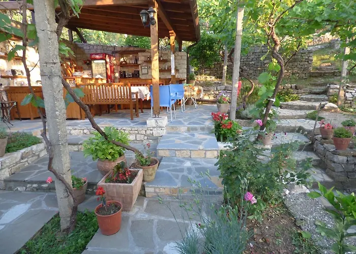 Pensión & Lorenc 2*