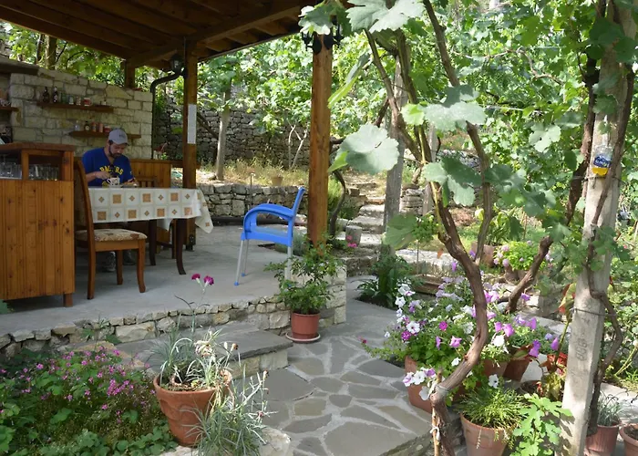 & Lorenc Pensión Berat