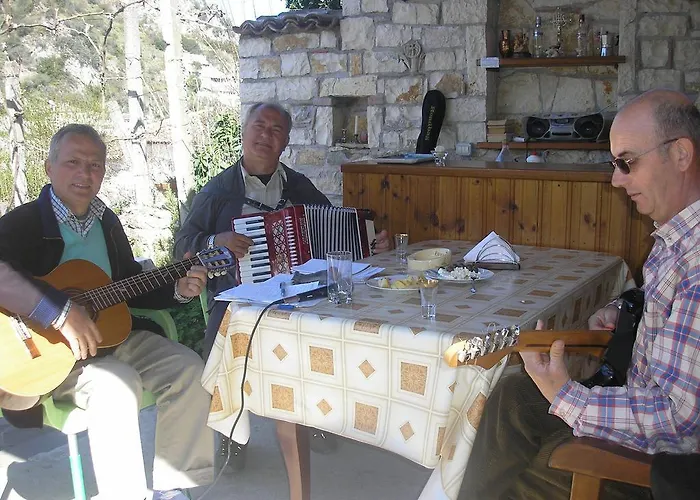 Pensión & Lorenc Berat