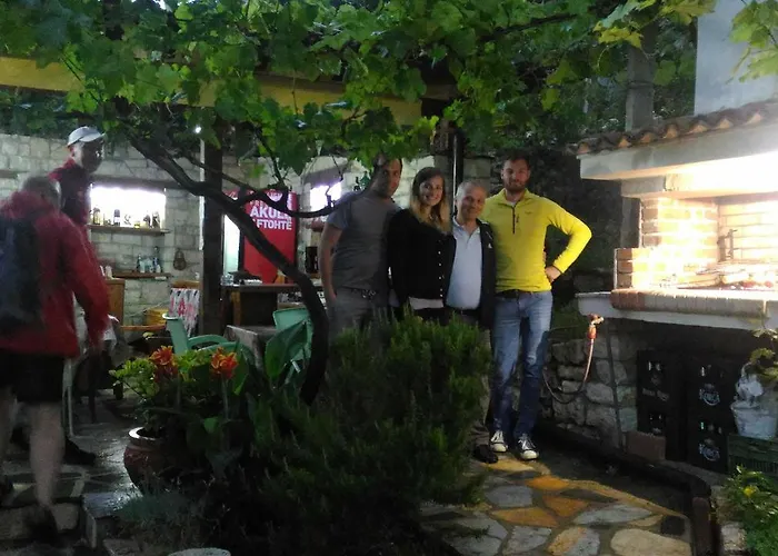 & Lorenc Pensión Berat