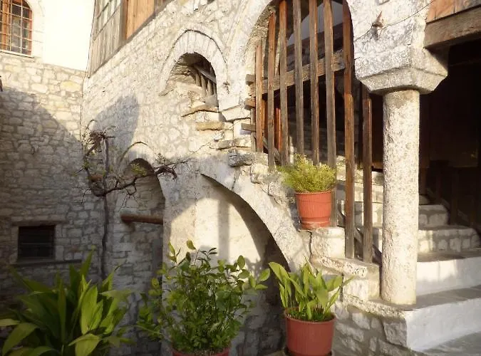 & Lorenc Pensión Berat